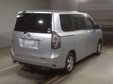 2010 Toyota Voxy ZRR70G[1]