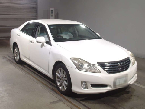 2009 Toyota Crown GRS200[2]