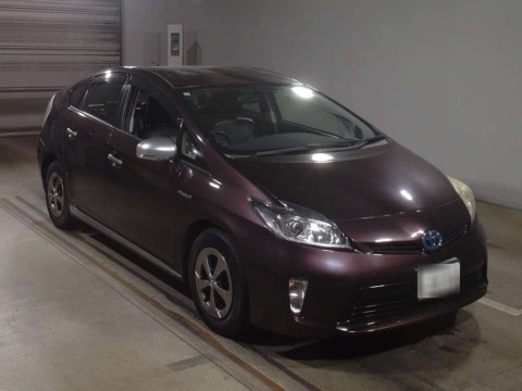 2013 Toyota Prius ZVW30[2]