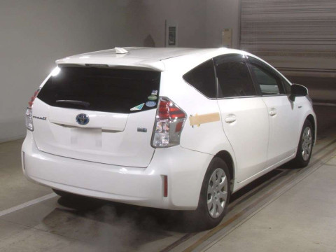 2019 Toyota Prius alpha ZVW41W[1]