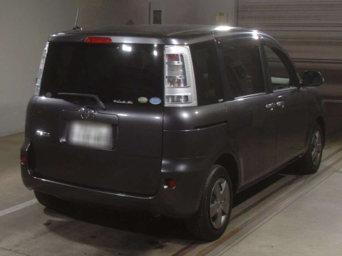 2011 Toyota Sienta NCP81G[1]