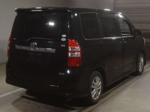 2012 Toyota Noah ZRR70W[1]