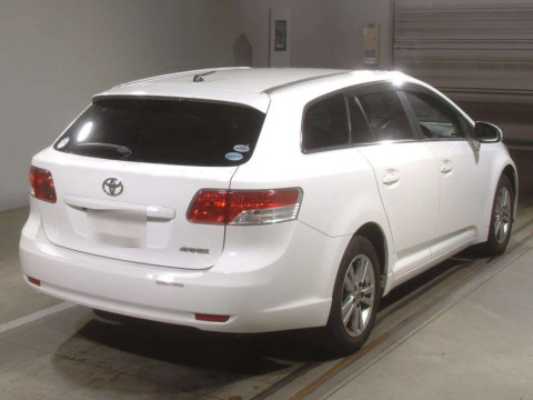 2011 Toyota Avensis Wagon ZRT272W[1]