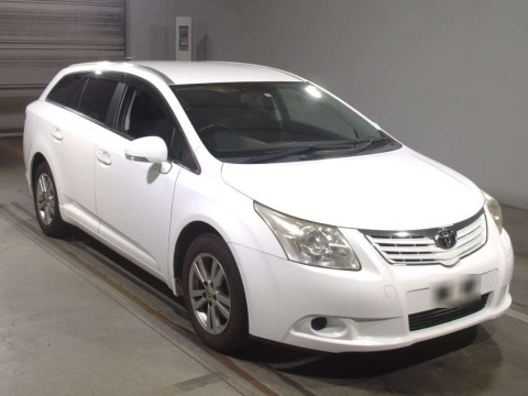 2011 Toyota Avensis Wagon ZRT272W[2]