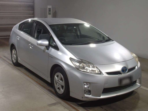 2010 Toyota Prius ZVW30[2]