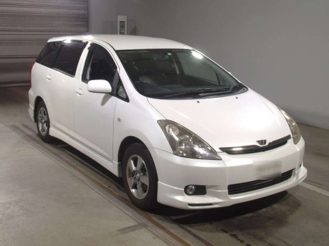 2004 Toyota Wish ZNE10G[2]