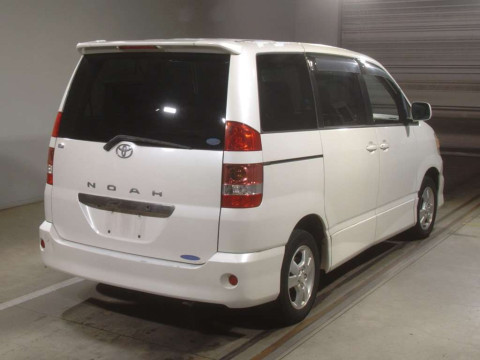 2003 Toyota Noah AZR65G[1]