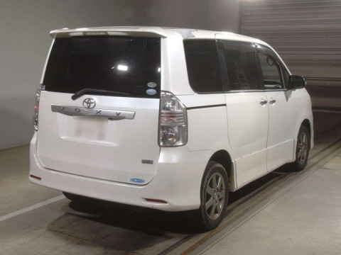 2009 Toyota Voxy ZRR75W[1]