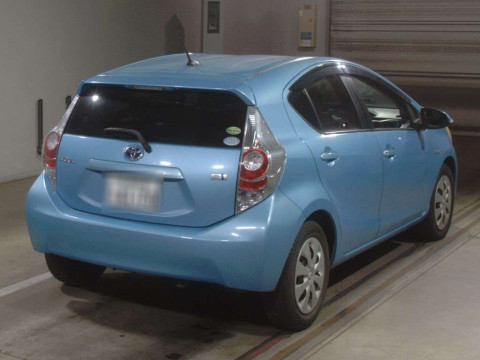 2012 Toyota Aqua NHP10[1]