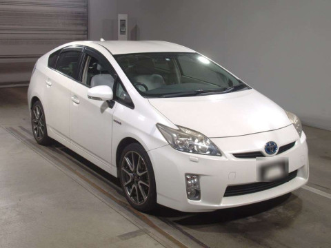 2010 Toyota Prius ZVW30[2]