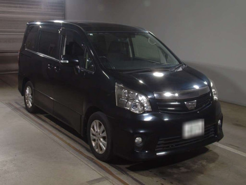 2012 Toyota Noah ZRR70W[2]