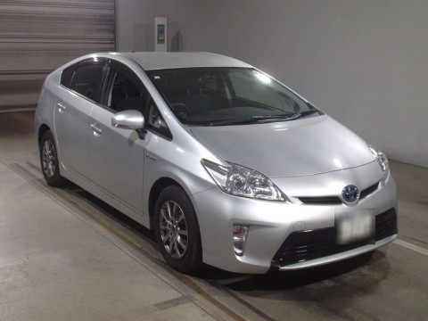 2014 Toyota Prius ZVW30[2]