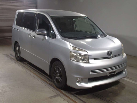 2009 Toyota Voxy ZRR70W[2]