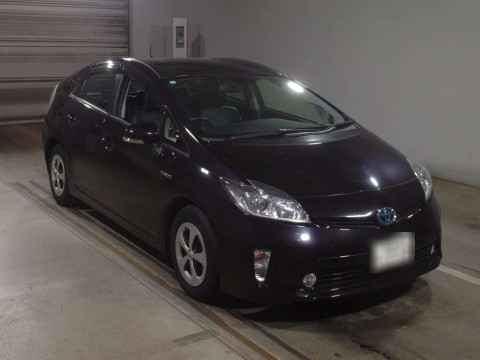 2015 Toyota Prius ZVW30[2]