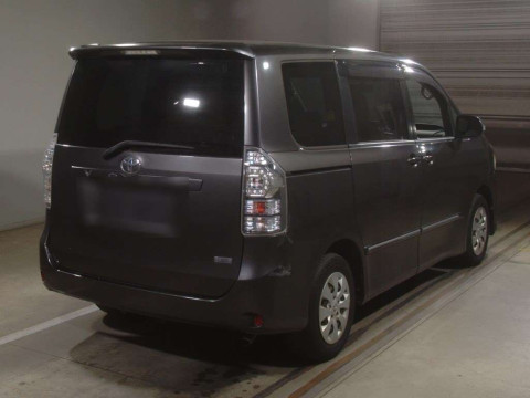 2012 Toyota Voxy ZRR70G[1]