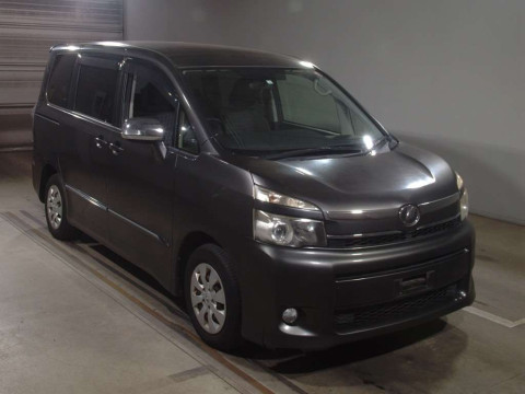 2012 Toyota Voxy ZRR70G[2]