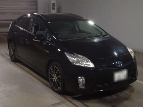 2010 Toyota Prius ZVW30[2]