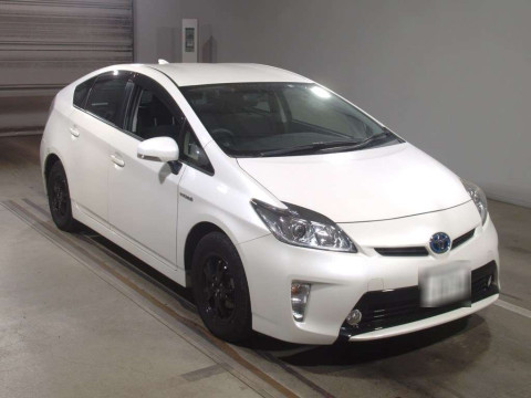 2014 Toyota Prius ZVW30[2]