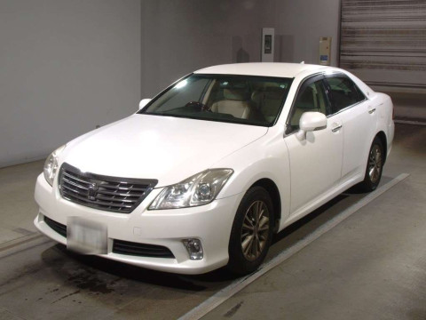 2011 Toyota Crown GRS200[0]