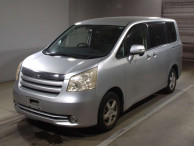 2010 Toyota Noah