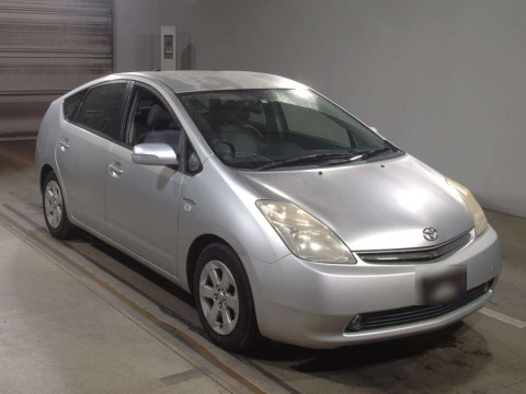 2005 Toyota Prius NHW20[2]