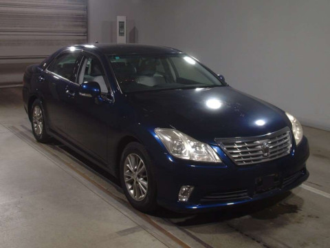 2010 Toyota Crown GRS200[2]