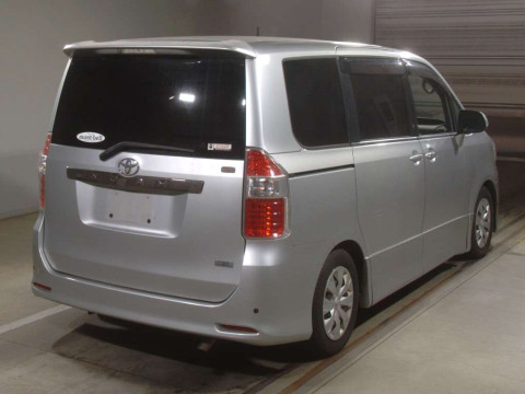 2009 Toyota Noah ZRR75W[1]