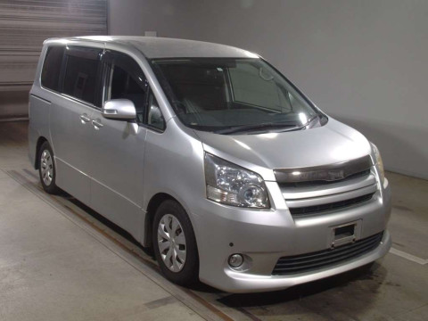 2009 Toyota Noah ZRR75W[2]