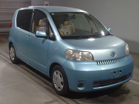 2005 Toyota Porte NNP10[2]