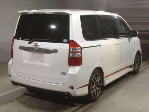 2012 Toyota Noah ZRR70W[1]