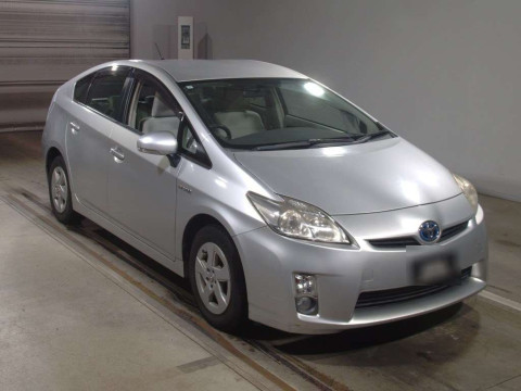 2011 Toyota Prius ZVW30[2]