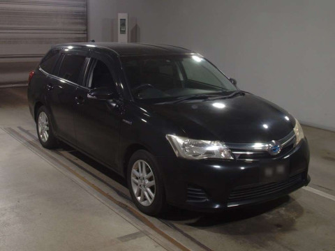 2013 Toyota Corolla Fielder NKE165G[2]