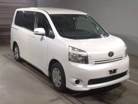 2008 Toyota Voxy ZRR70G[2]