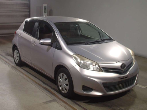 2011 Toyota Vitz NSP130[2]