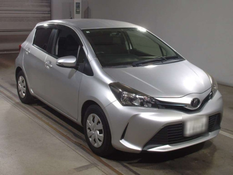 2014 Toyota Vitz NSP130[2]