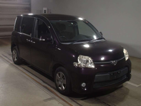 2011 Toyota Sienta NCP81G[2]