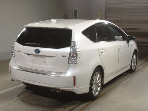 2014 Toyota Prius alpha ZVW40W[1]