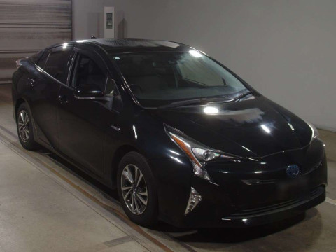 2018 Toyota Prius ZVW50[2]