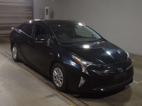 2018 Toyota Prius ZVW50[2]