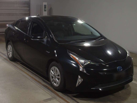 2018 Toyota Prius ZVW50[2]