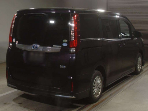 2015 Toyota Noah ZWR80G[1]