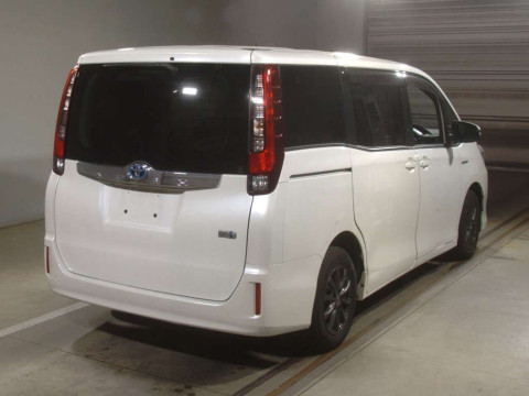 2014 Toyota Noah ZWR80G[1]