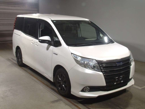 2014 Toyota Noah ZWR80G[2]