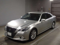 2013 Toyota Crown Hybrid