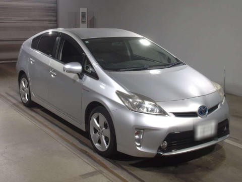 2013 Toyota Prius ZVW30[2]