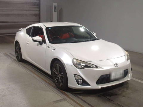 2012 Toyota 86 ZN6[2]