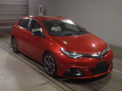 2016 Toyota Auris ZWE186H[2]