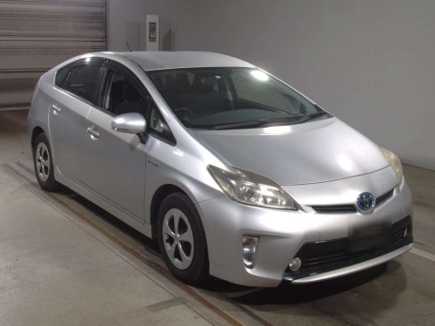 2013 Toyota Prius ZVW30[2]