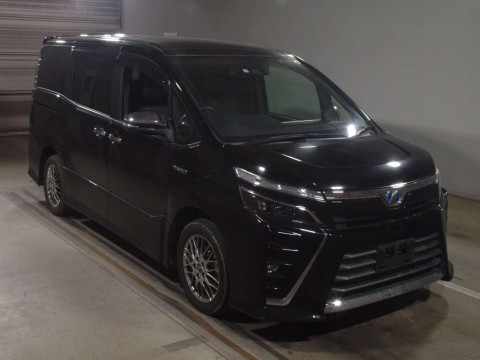 2017 Toyota Voxy ZWR80W[2]