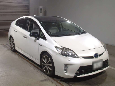 2014 Toyota Prius ZVW30[2]